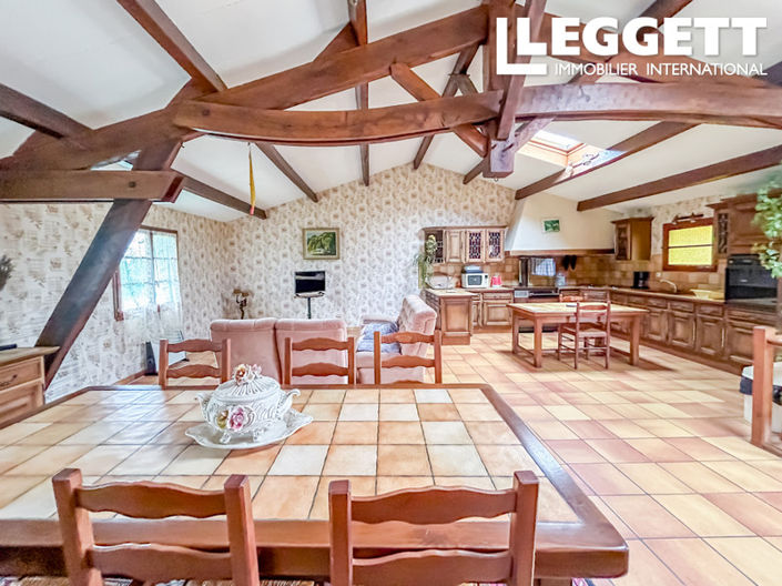 Image No.2-7 Bed House for sale