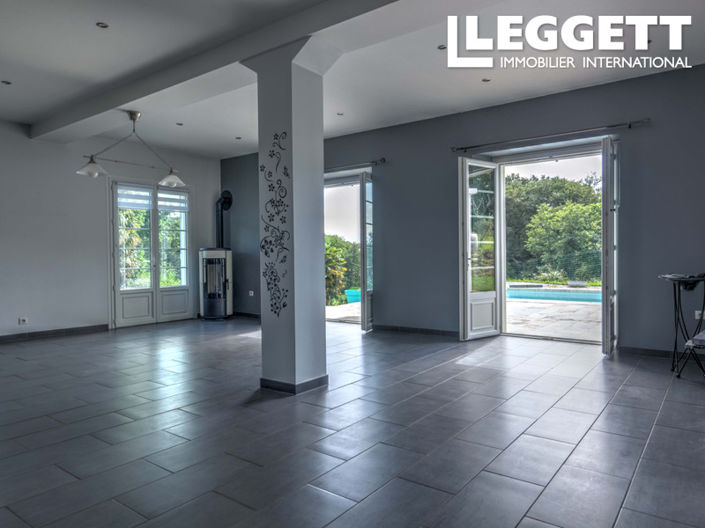 Image No.5-6 Bed House for sale