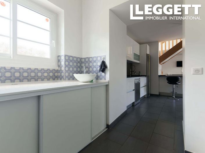 Image No.7-6 Bed House for sale