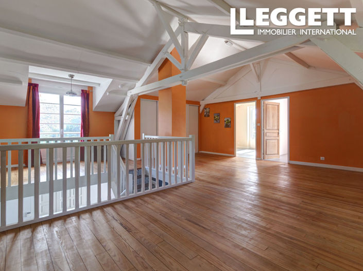 Image No.9-6 Bed House for sale