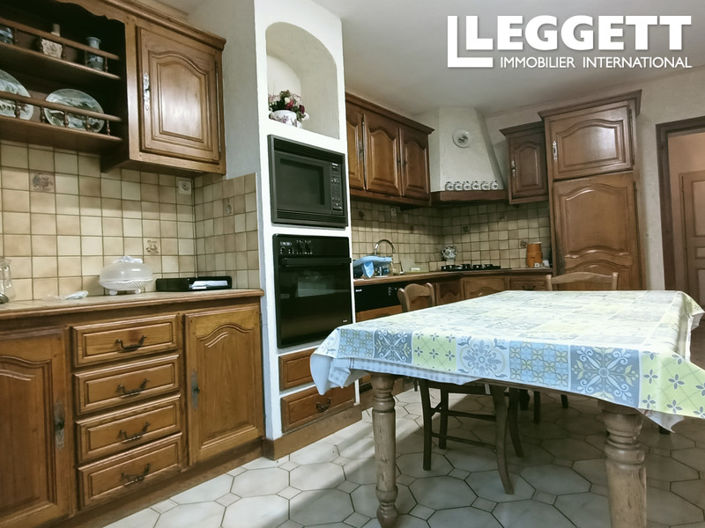 Image No.6-4 Bed House for sale