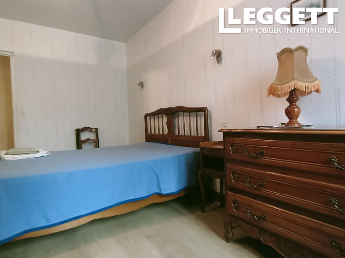 Image No.8-4 Bed House for sale