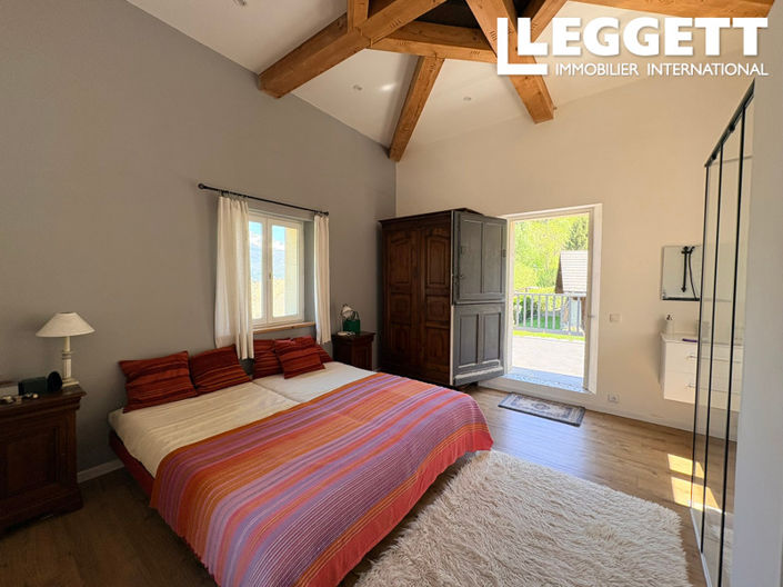 Image No.8-3 Bed House for sale