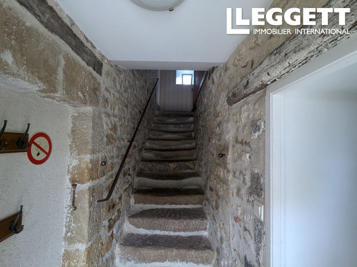 Image No.10-10 Bed House for sale