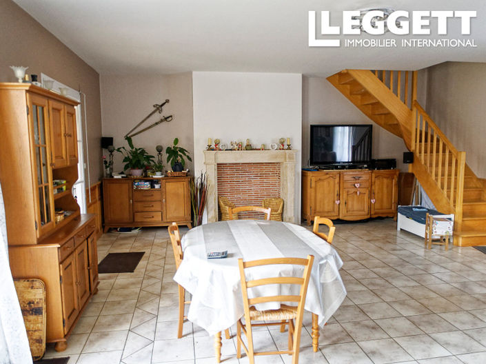 Image No.7-10 Bed House for sale