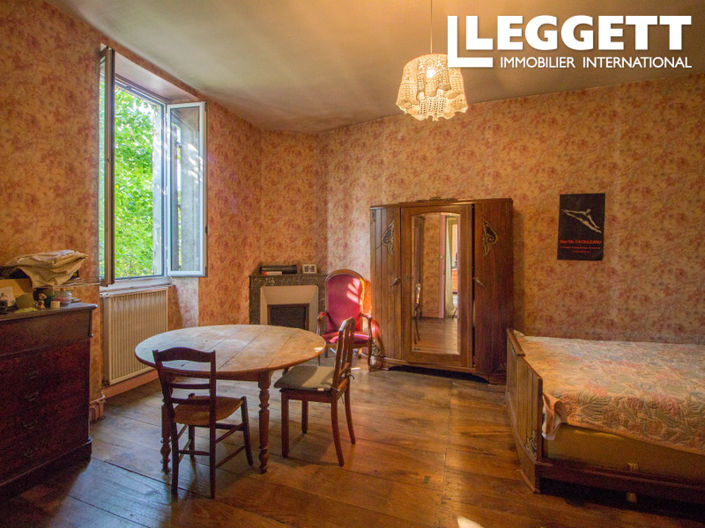 Image No.8-5 Bed House for sale