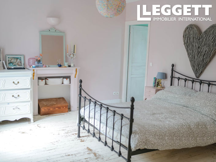 Image No.7-5 Bed House for sale