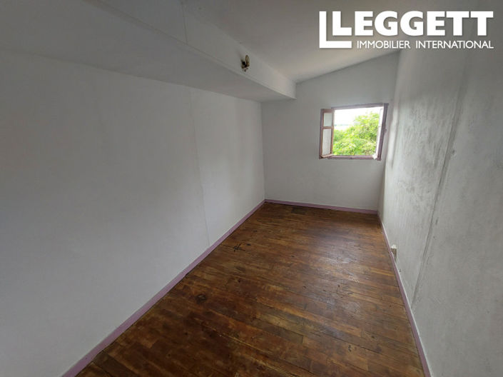 Image No.6-5 Bed House for sale