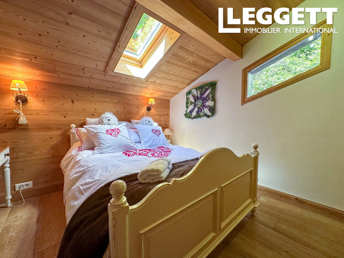 Image No.10-4 Bed House for sale