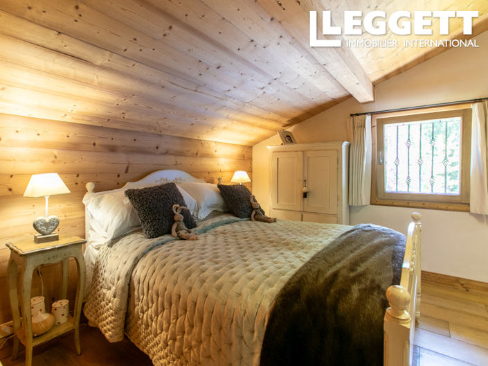 Image No.9-4 Bed House for sale