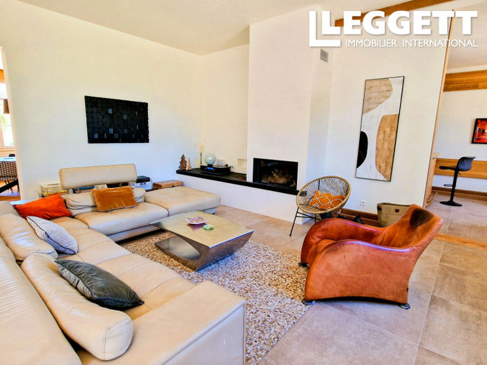 Image No.3-5 Bed Chateaux for sale