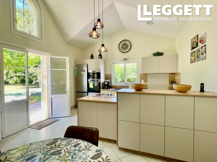 Image No.6-4 Bed House for sale