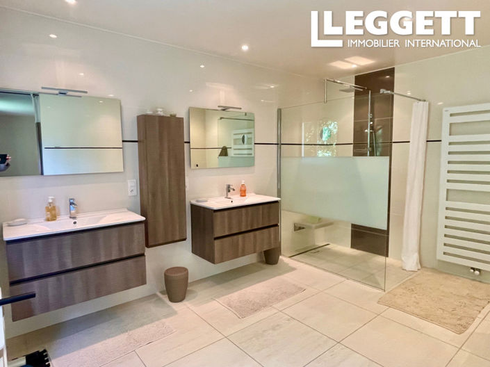 Image No.9-4 Bed House for sale