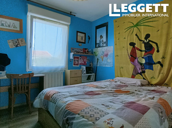 Image No.6-4 Bed House for sale