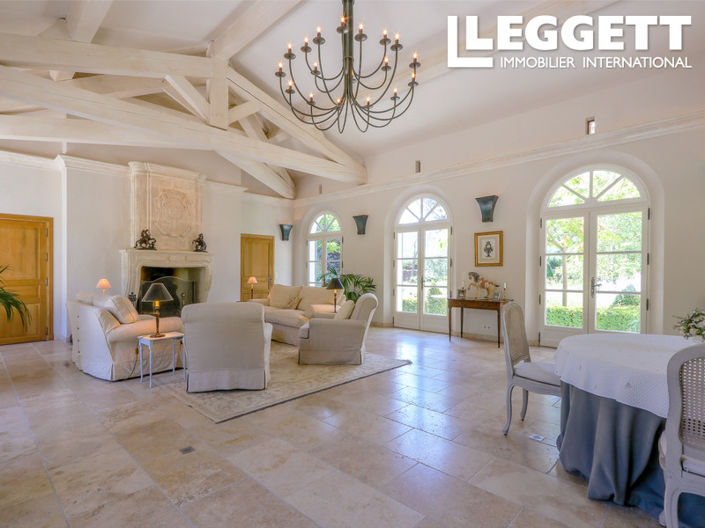 Image No.9-5 Bed House for sale