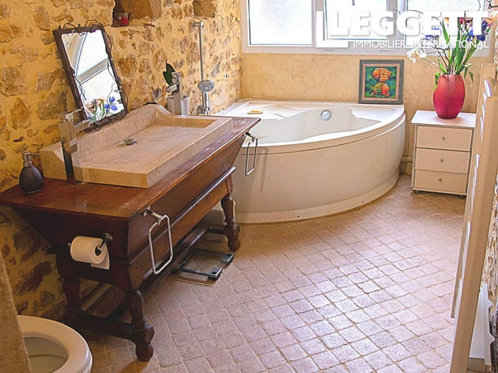 Image No.6-Maison de 17 chambres à vendre à La Roque-sur-Cèze