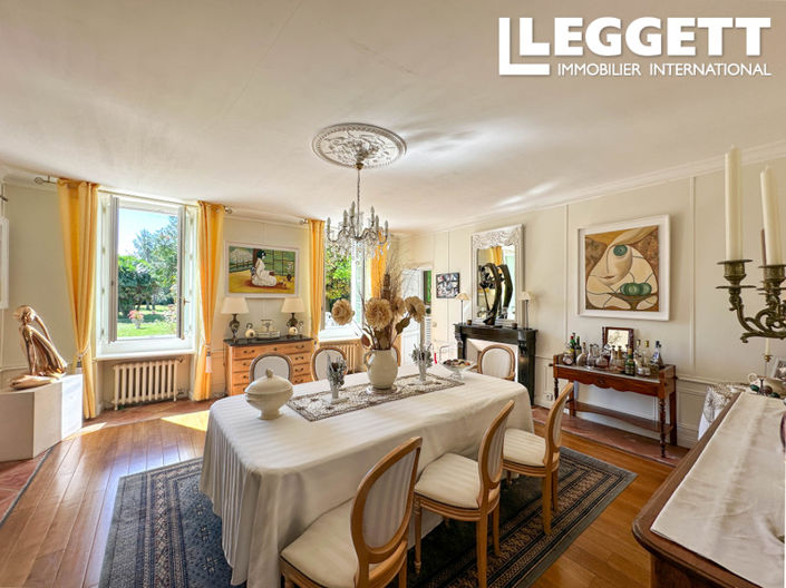 Image No.8-5 Bed House for sale