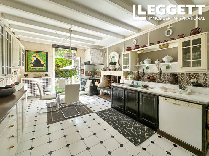 Image No.9-5 Bed House for sale