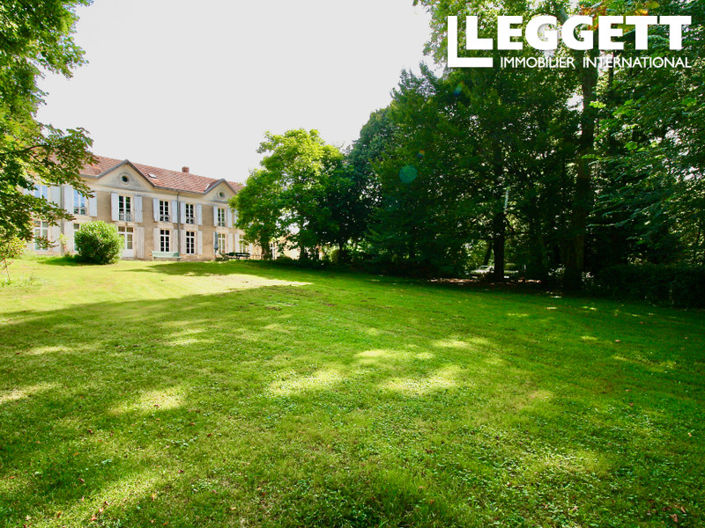 Image No.6-Maison de 10 chambres à vendre à Orgedeuil