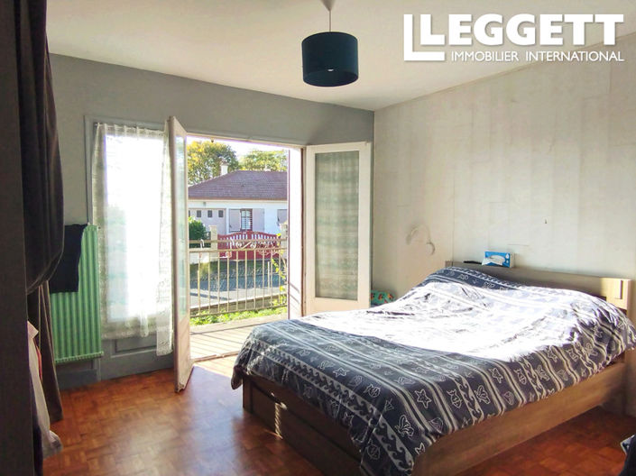 Image No.7-5 Bed House for sale