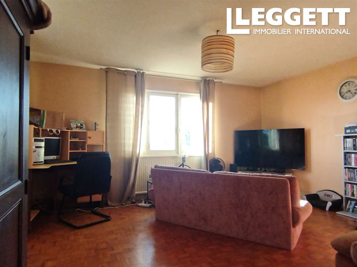 Image No.8-5 Bed House for sale