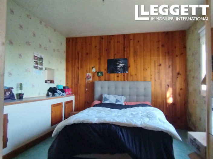 Image No.9-5 Bed House for sale