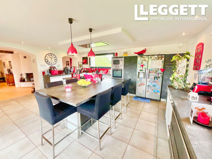 Image No.6-5 Bed House for sale