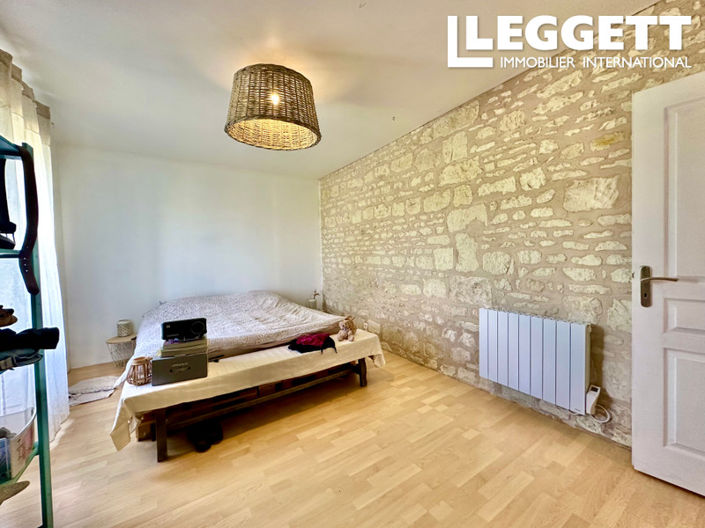 Image No.6-4 Bed House for sale