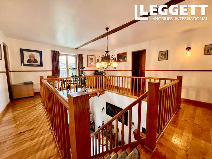 Image No.10-3 Bed House for sale