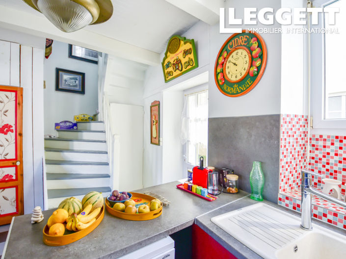 Image No.5-2 Bed House for sale