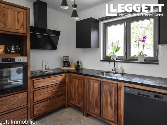 Image No.4-4 Bed House for sale