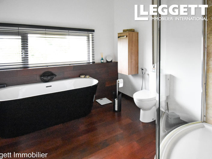 Image No.6-4 Bed House for sale