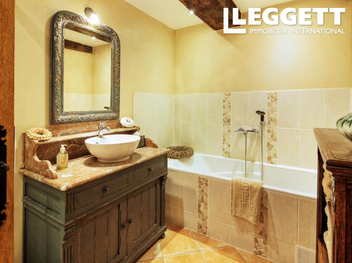 Image No.6-Maison de 8 chambres à vendre à Vergheas