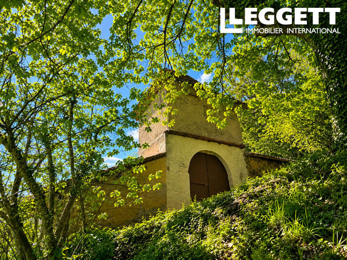 Image No.3-6 Bed Chateaux for sale