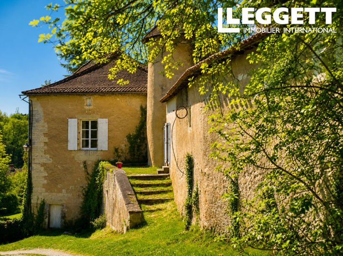 Image No.4-6 Bed Chateaux for sale