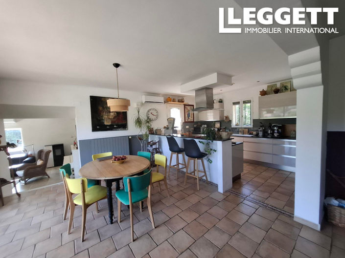 Image No.4-4 Bed House for sale