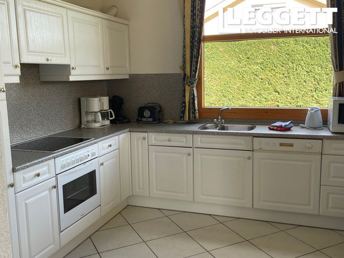 Image No.6-4 Bed House for sale