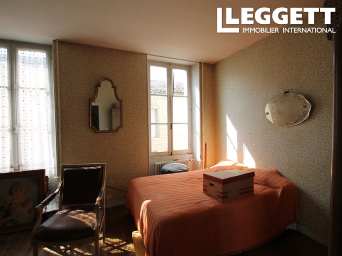 Image No.9-6 Bed House for sale