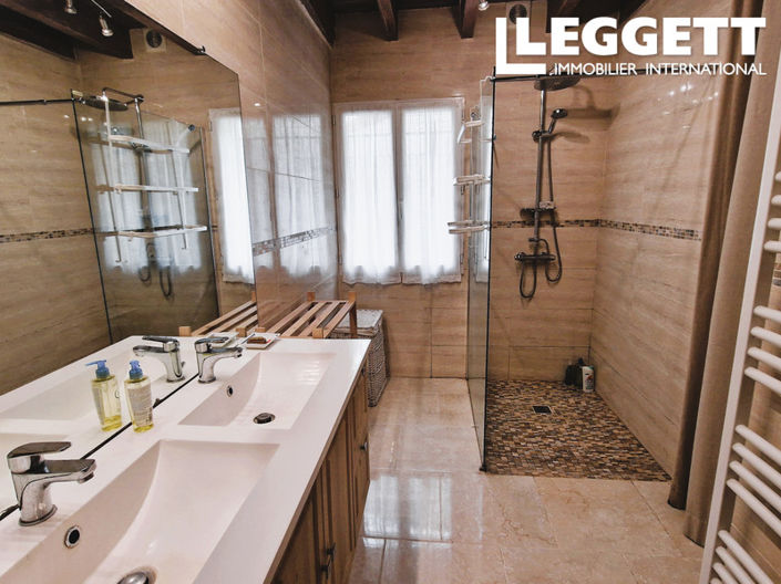 Image No.6-4 Bed House for sale