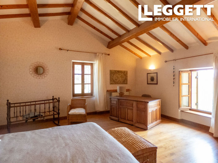 Image No.10-7 Bed House for sale