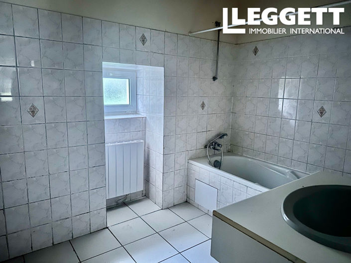 Image No.10-3 Bed House for sale