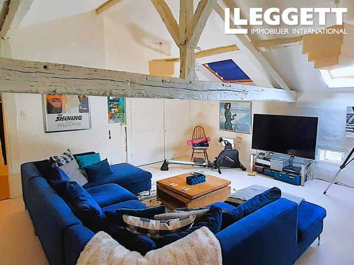 Image No.8-5 Bed House for sale