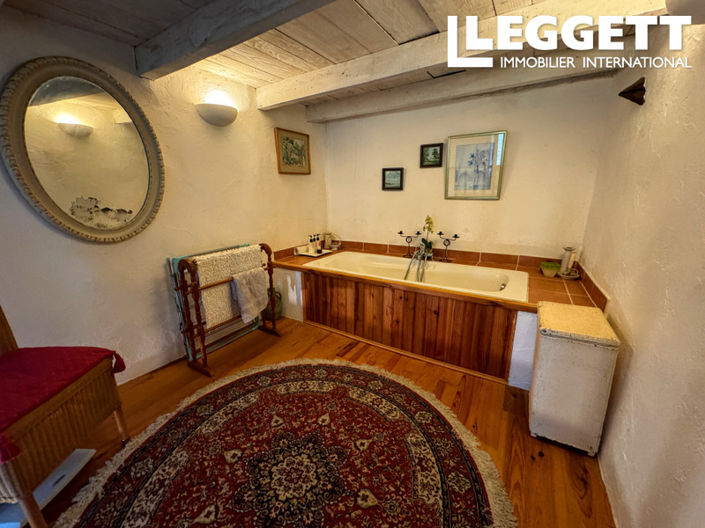 Image No.8-2 Bed House for sale