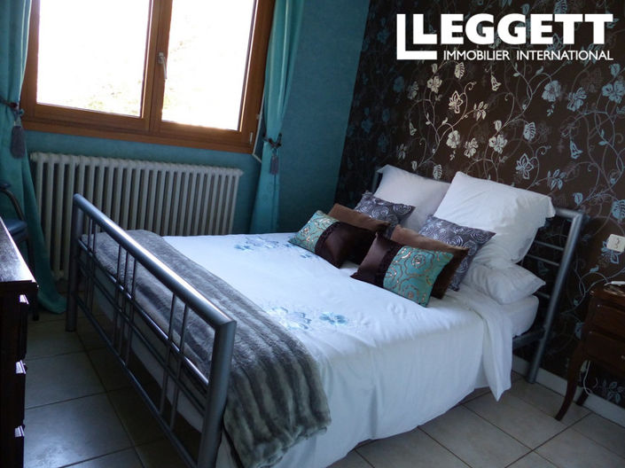 Image No.6-7 Bed House for sale