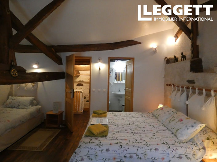 Image No.5-9 Bed House for sale