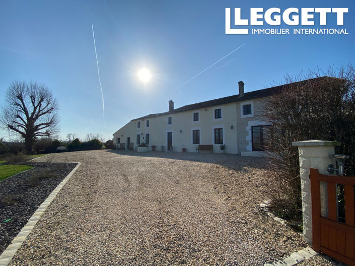 Image No.1-Maison de 6 chambres à vendre à Angeac-Champagne