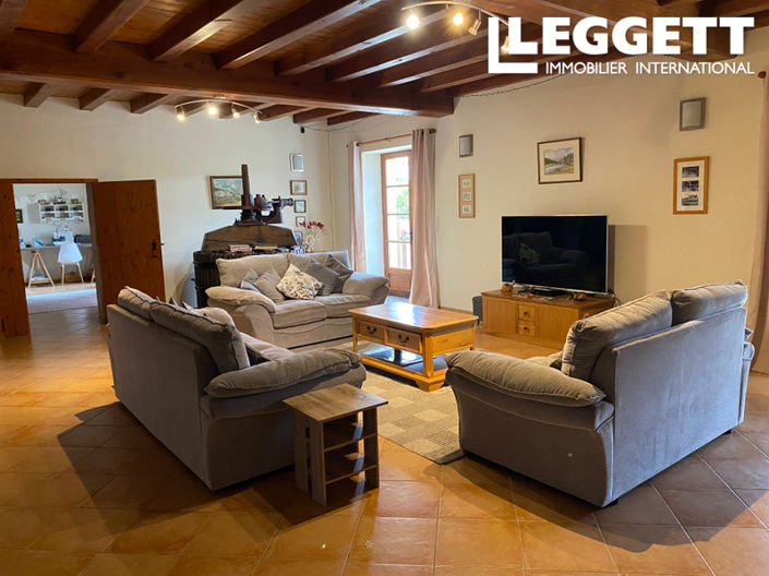 Image No.6-Maison de 6 chambres à vendre à Angeac-Champagne