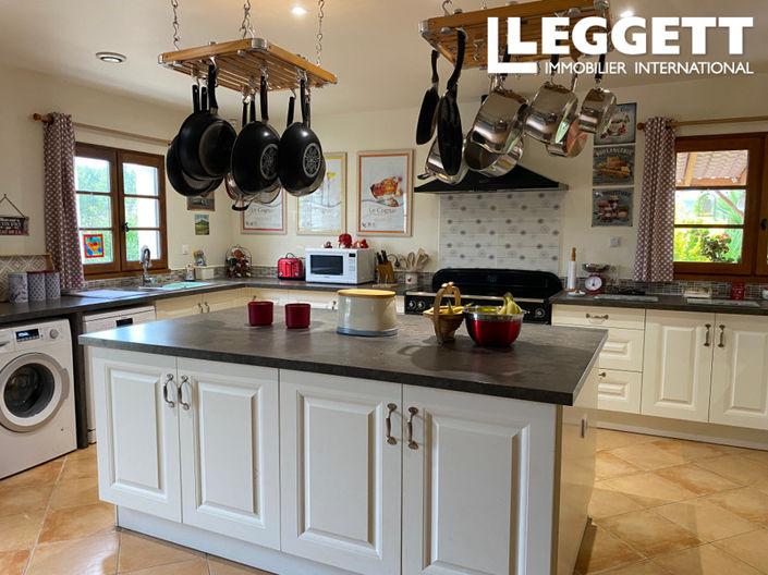 Image No.8-Maison de 6 chambres à vendre à Angeac-Champagne