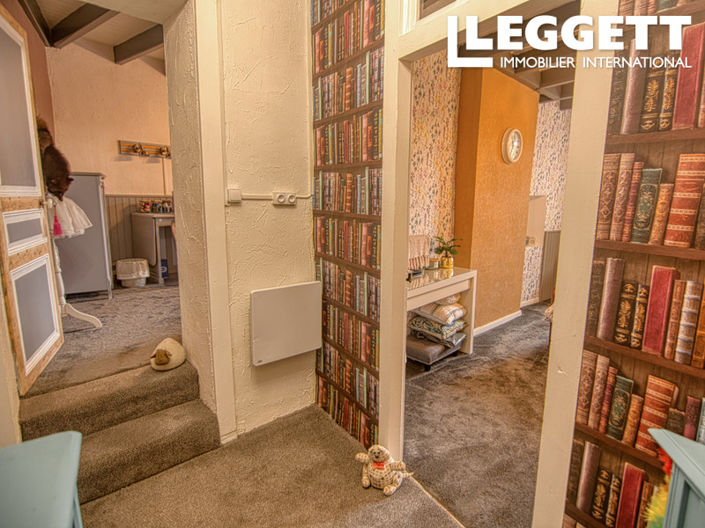 Image No.10-3 Bed House for sale