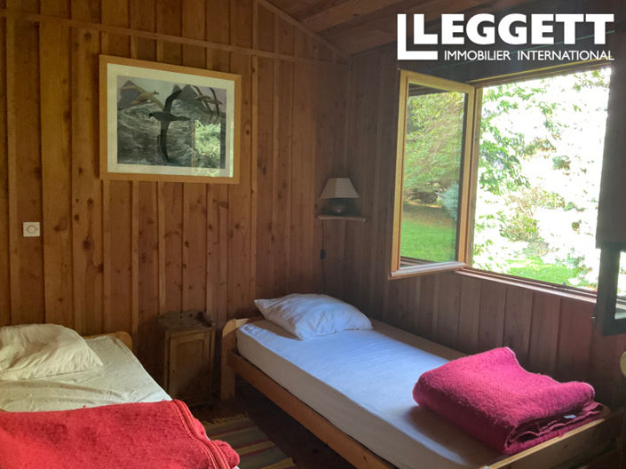 Image No.7-9 Bed House for sale